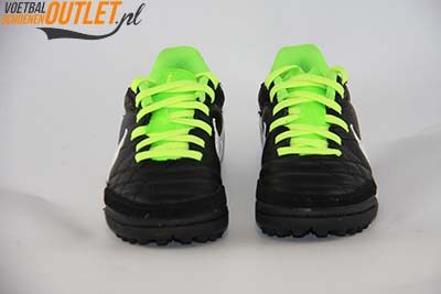 Nike Tiempo Natural zwart kids (TF) voorkant (509084-013)
