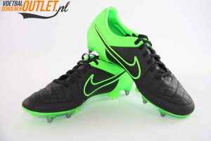 Nike Tiempo Legend zwart groen schroefnop voor- en zijkant (631614-003)
